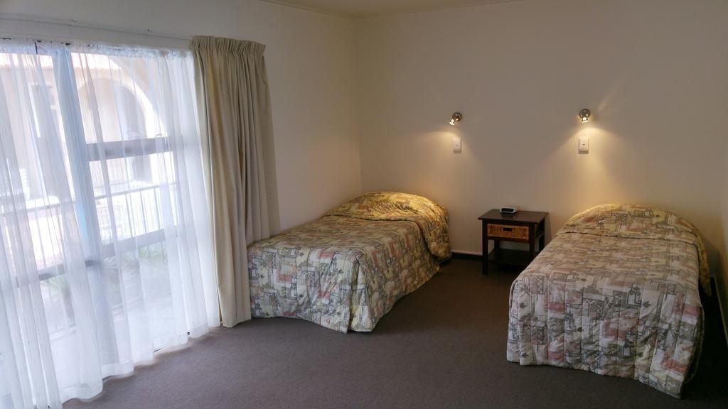 Hobson'S Choice Motel Dargaville Phòng bức ảnh